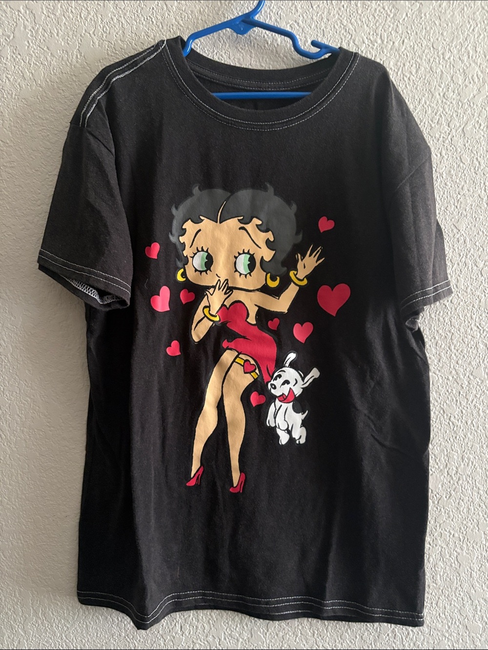 Betty Boop Graphic Tee with red Hearts NWOT